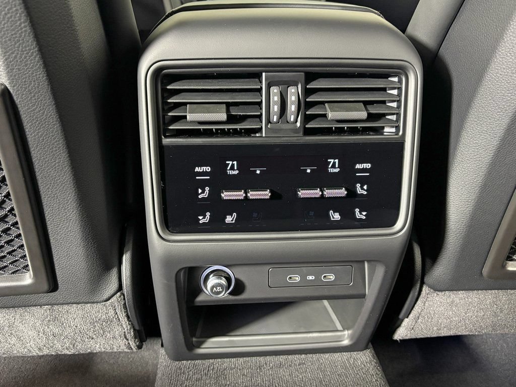 Certified 2026 Porsche Cayenne AWD/4WD image 37