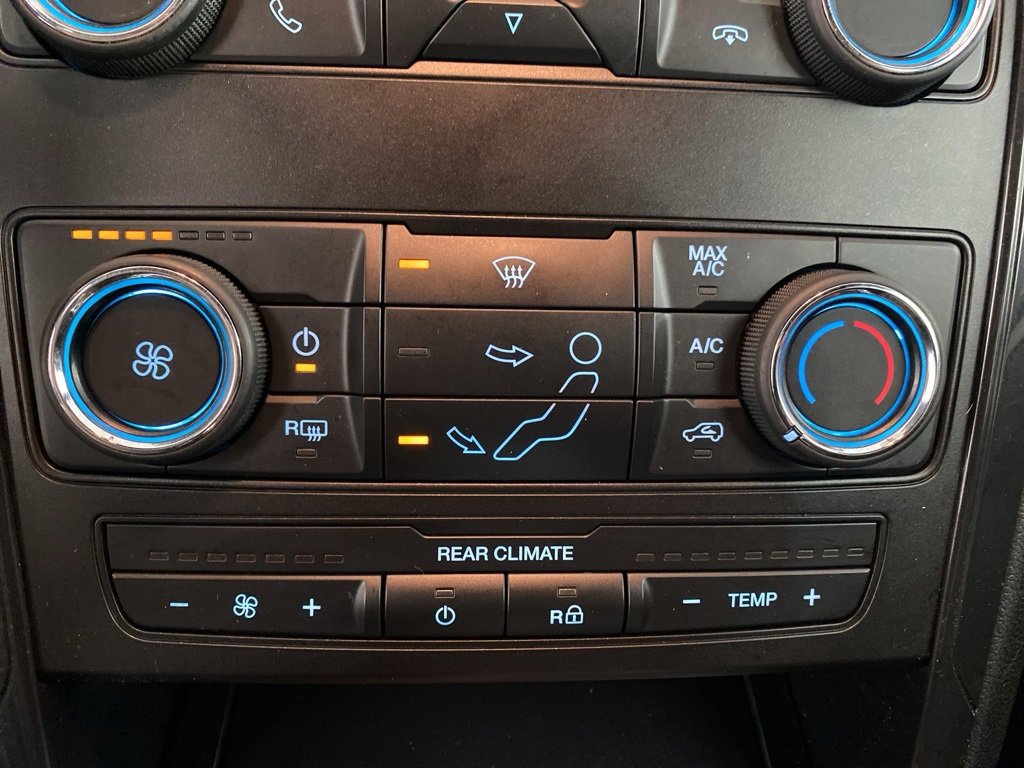 Used 2018 Ford Explorer XLT image 6