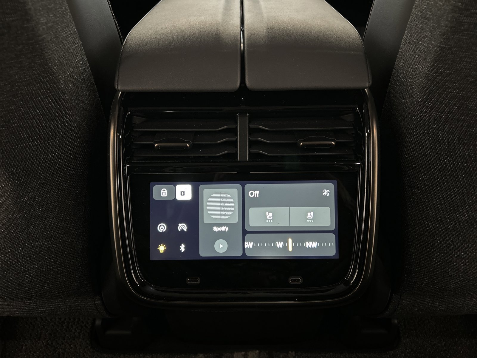 Used 2025 Rivian R1T Premium AWD/4WD image 28