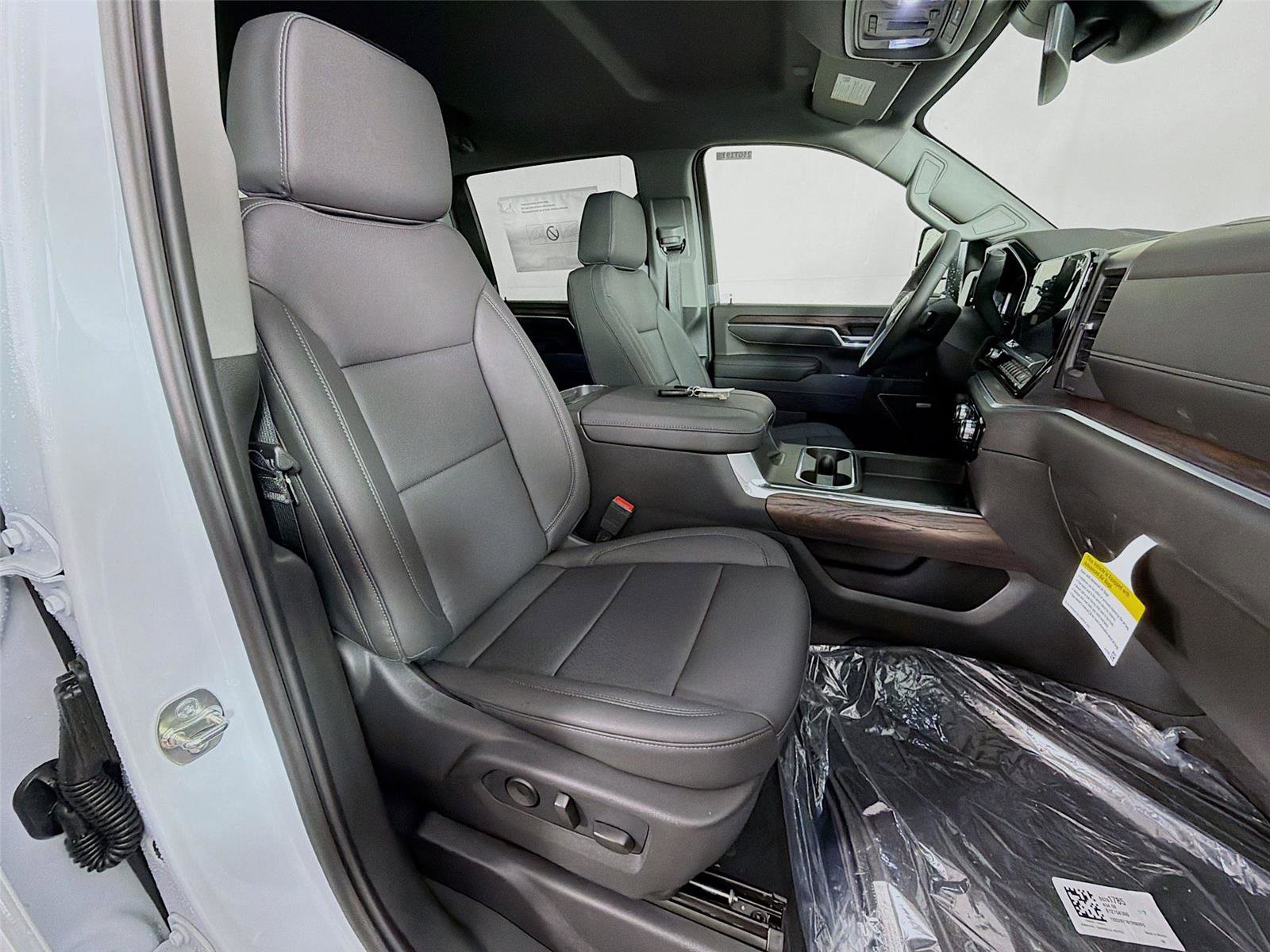 New 2026 GMC Sierra 2500 SLT w/ SLT Premium Package image 29