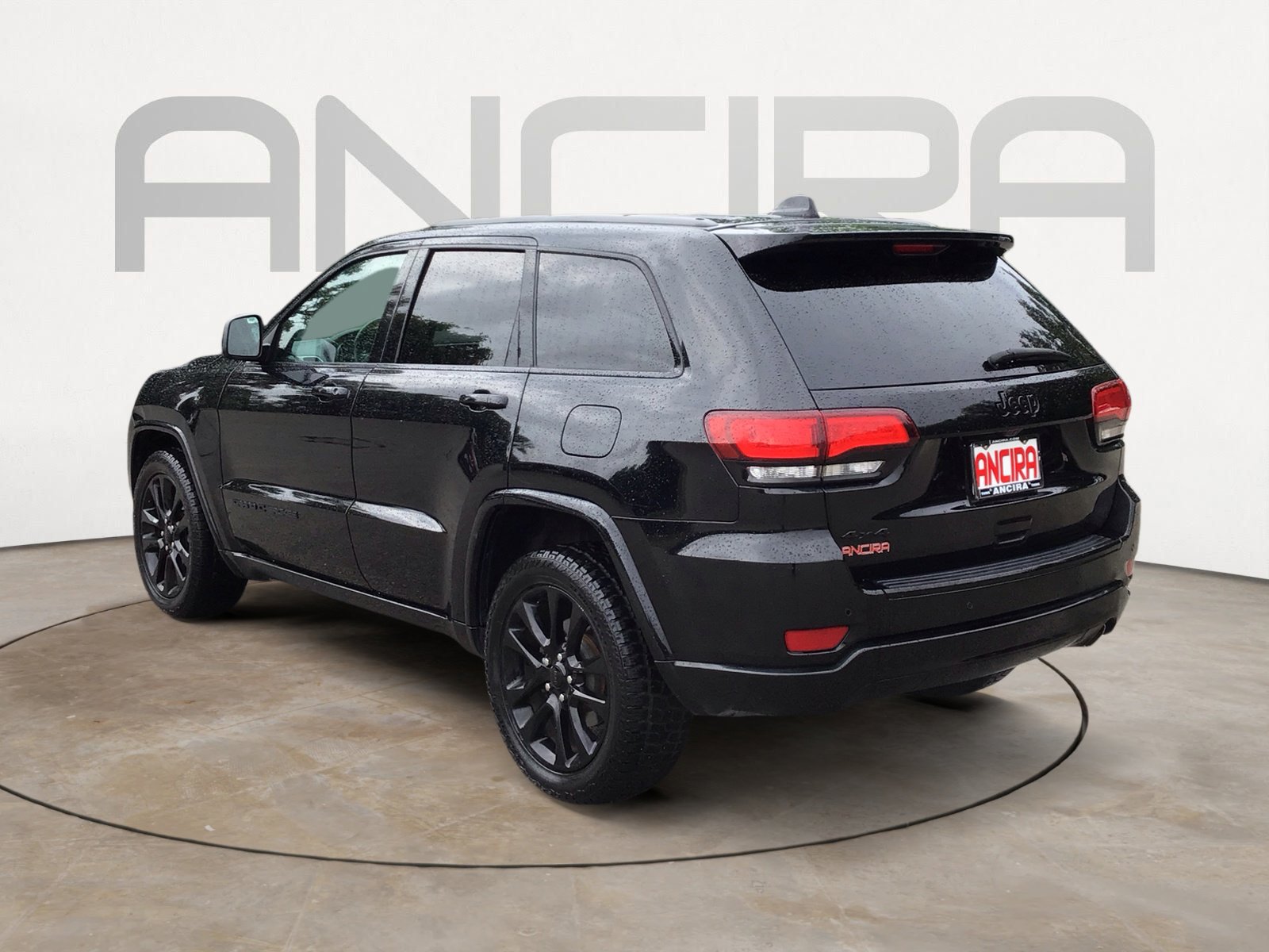 Used 2018 Jeep Grand Cherokee Altitude AWD/4WD image 8