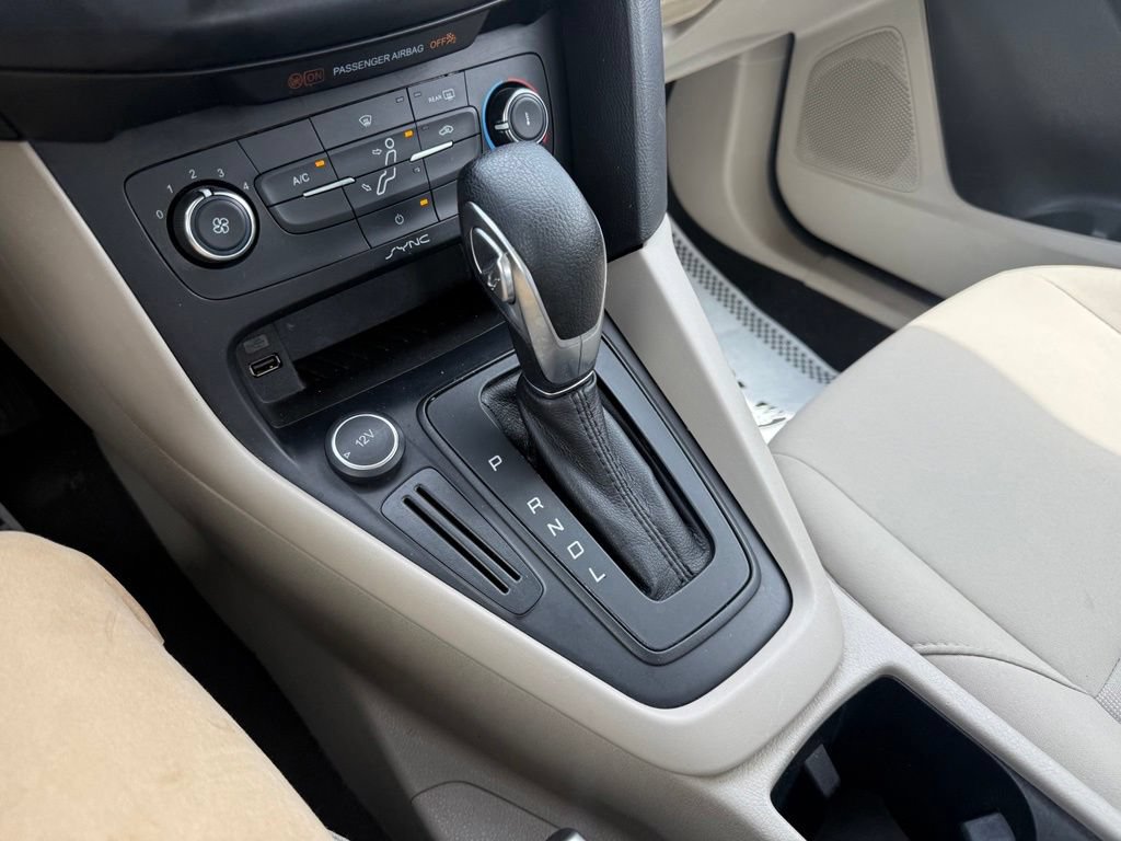 Used 2017 Ford Focus SE FWD image 21