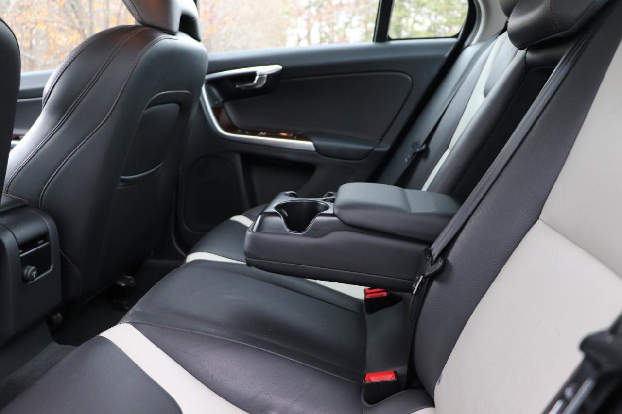 Used 2016 Volvo S60 T5 Cross Country Platinum AWD/4WD image 28