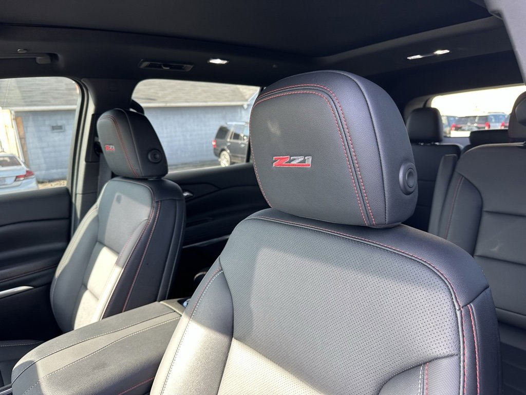 Used 2025 Chevrolet Traverse Z71 w/ Driver Confidence Package image 13