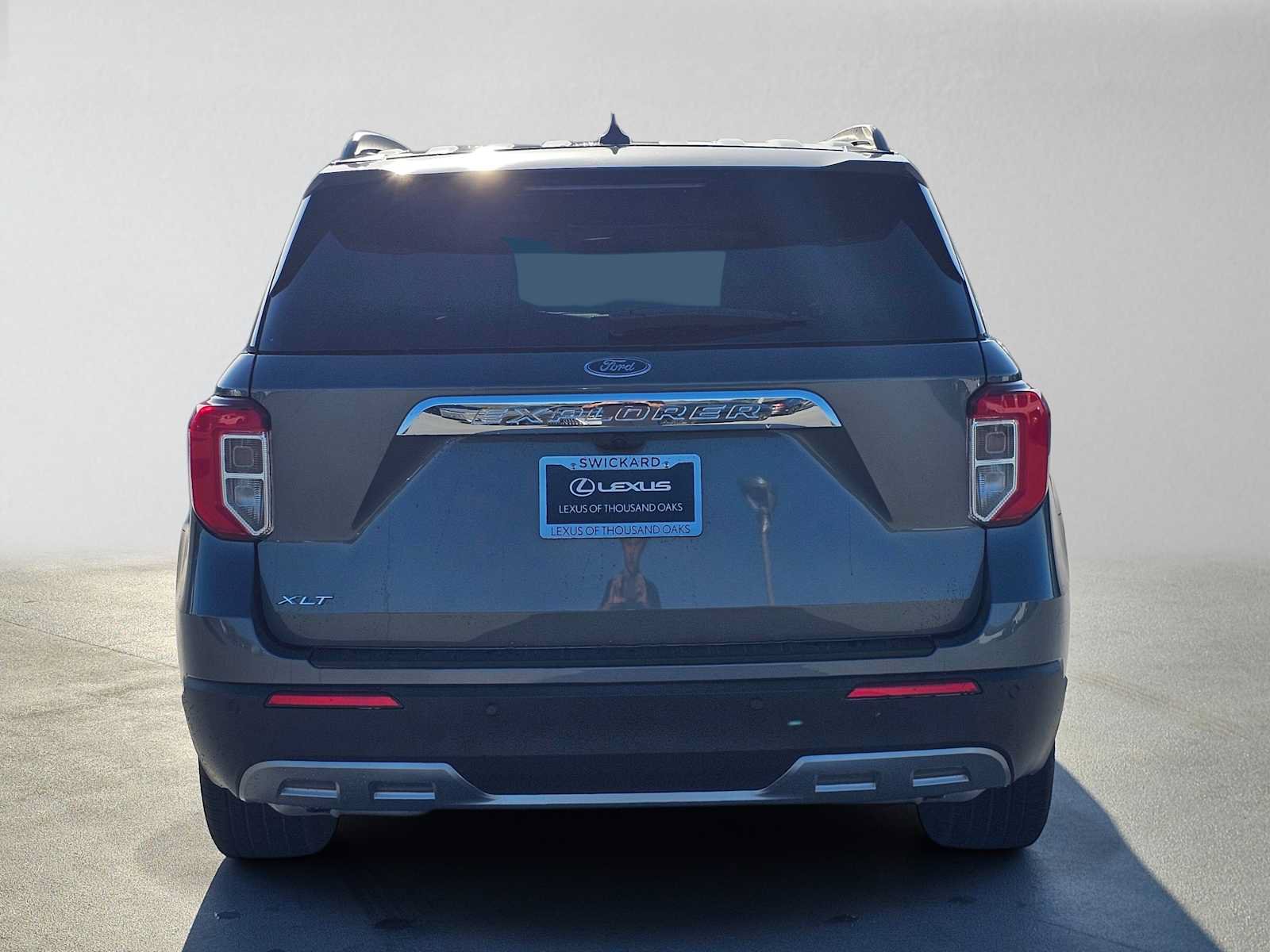 Used 2023 Ford Explorer XLT w/ Equipment Group 202A RWD image 4