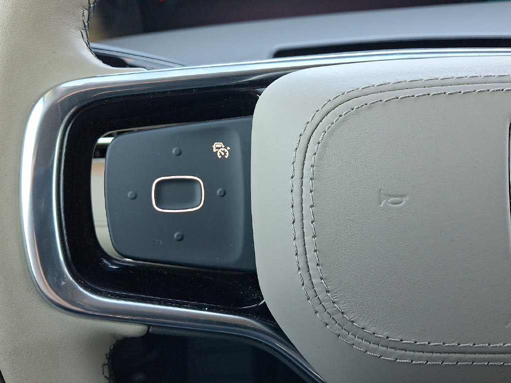 Certified 2025 Lincoln Nautilus Reserve AWD/4WD image 22