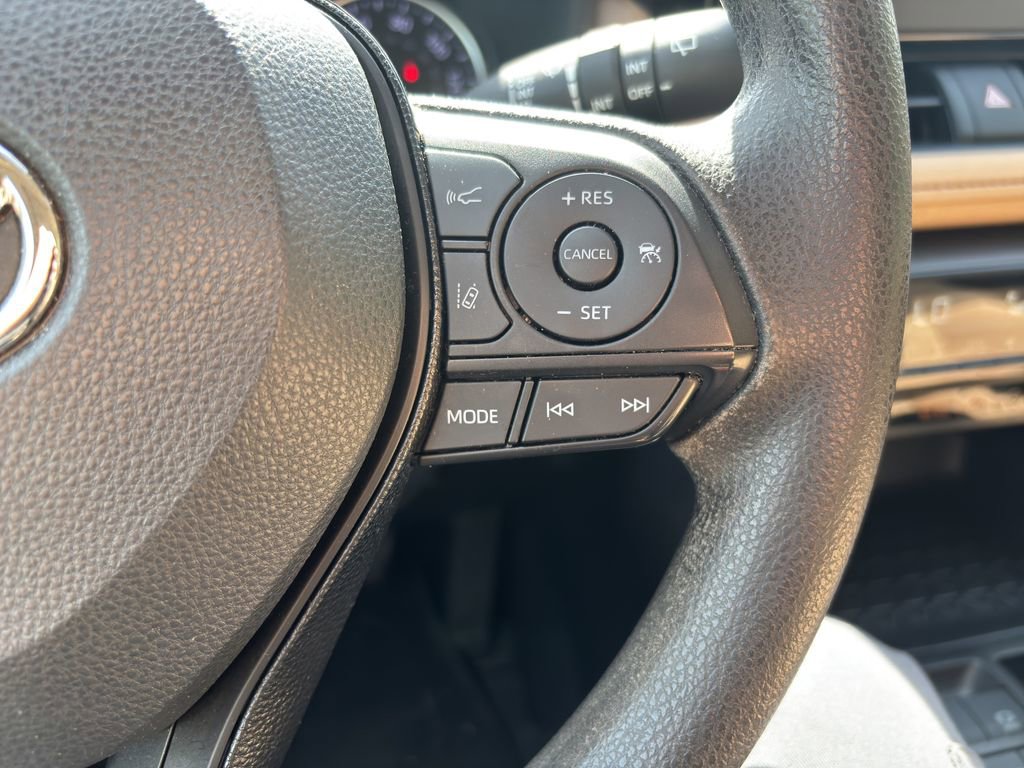 Used 2021 Toyota RAV4 XLE w/ Convenience Package AWD/4WD image 25