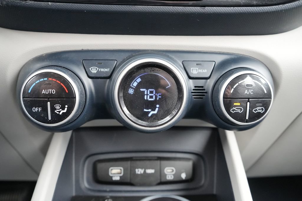 Certified 2023 Hyundai Venue Limited w/ Cargo Package image 31