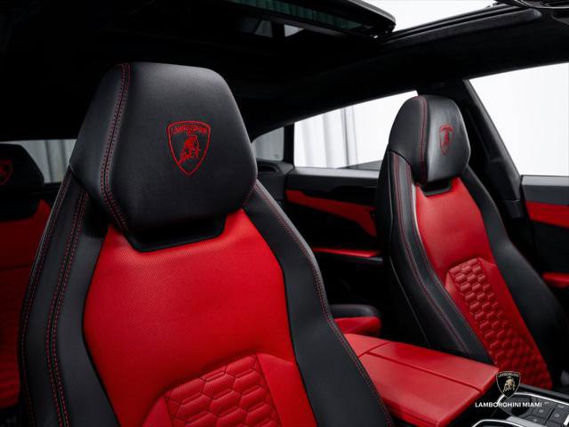 Used 2022 Lamborghini Urus AWD/4WD image 41