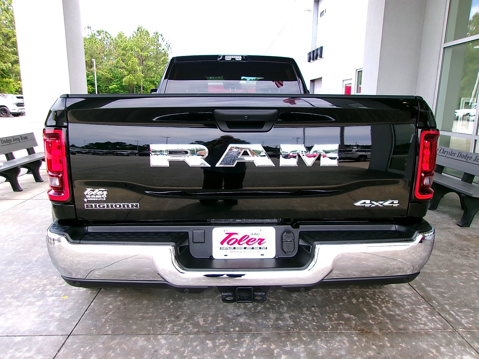New 2026 RAM 3500 Big Horn AWD/4WD image 23