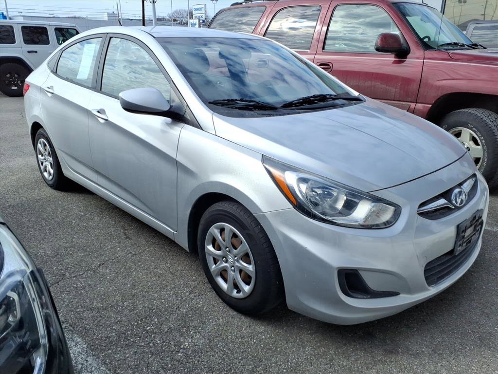 Used 2014 Hyundai Accent GLS image 1