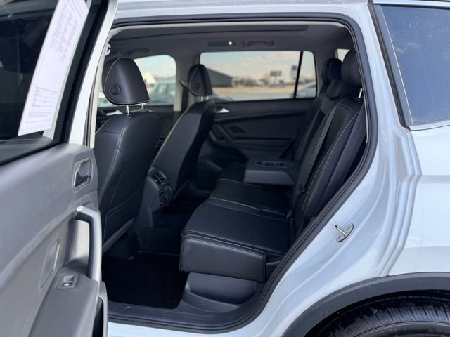 Used 2021 Volkswagen Tiguan SEL w/ 2-Row Tiguan MDO Package image 15