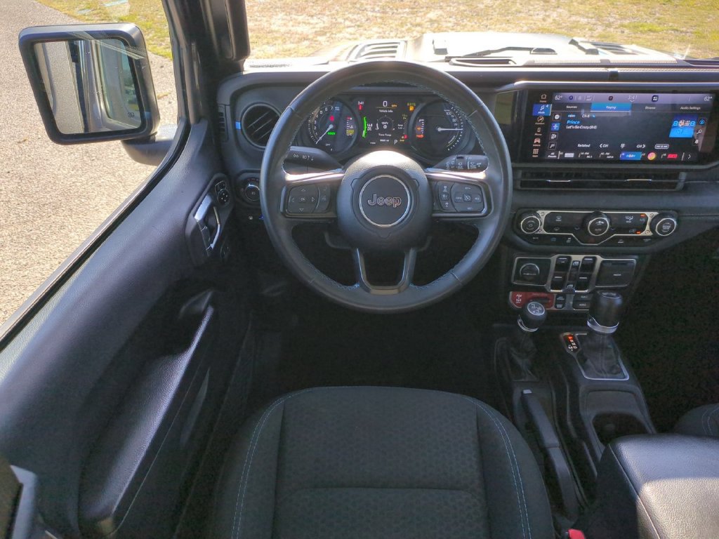 Used 2024 Jeep Wrangler Unlimited Rubicon 4xe AWD/4WD image 30