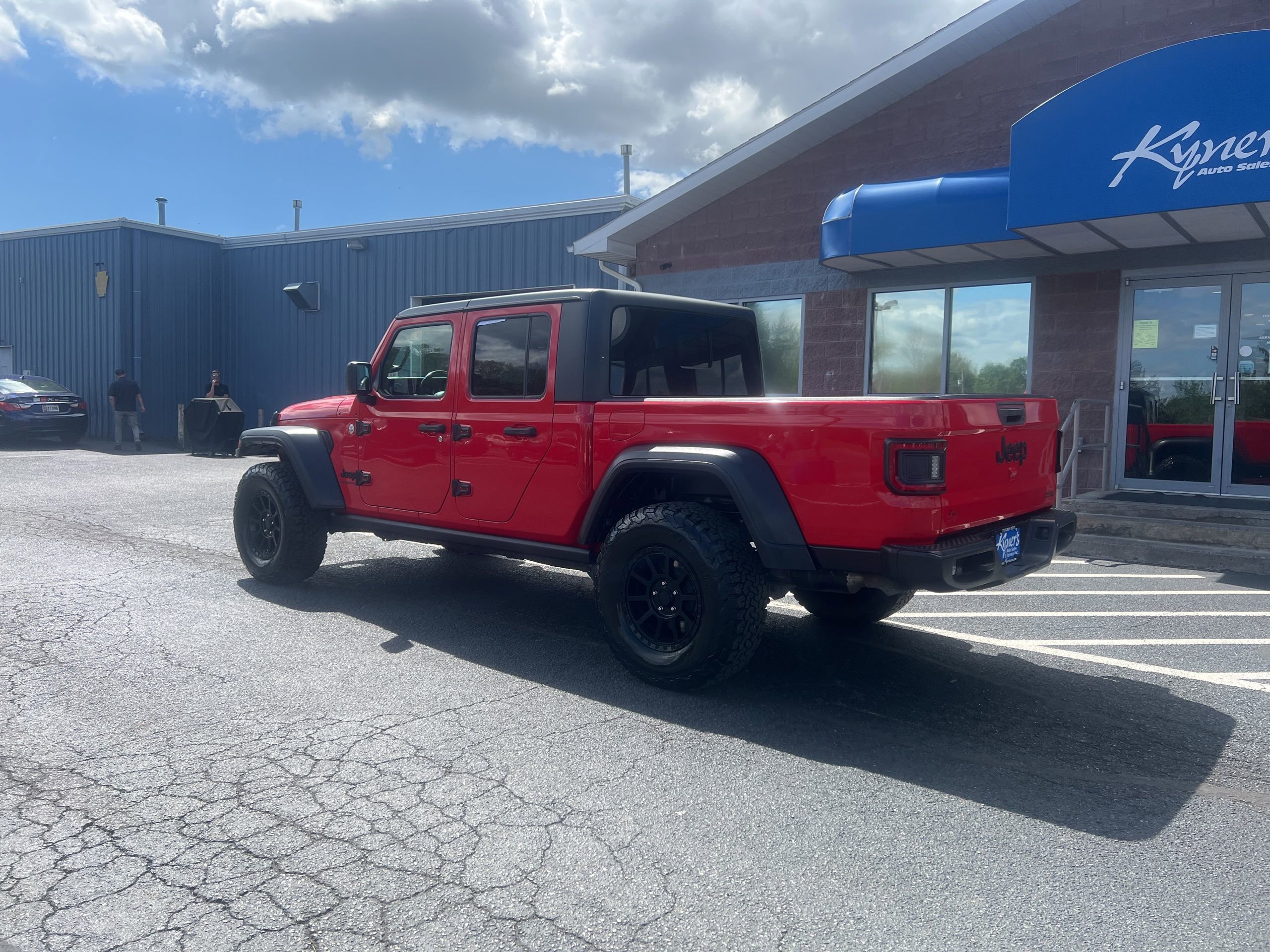 Used 2020 Jeep Gladiator Sport w/ Quick Order Package 24S AWD/4WD image 4