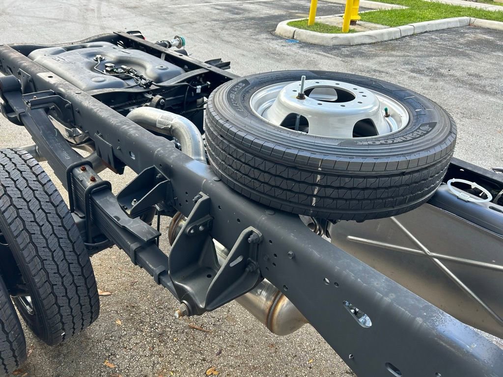 New 2025 RAM 5500 Tradesman image 31