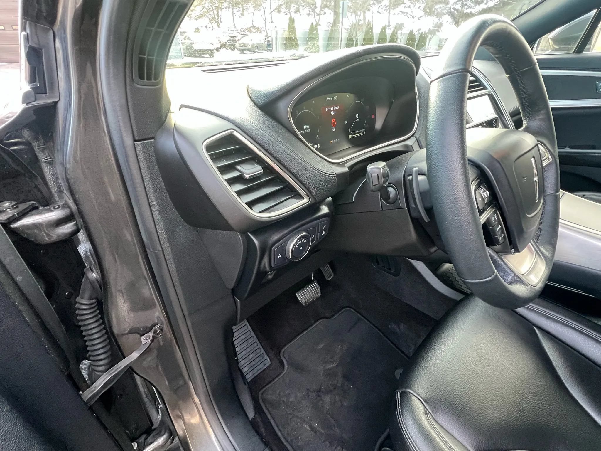 Used 2019 Lincoln Nautilus Premier AWD/4WD image 25