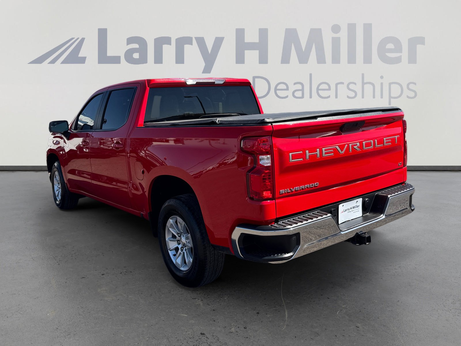 Used 2021 Chevrolet Silverado 1500 LT image 3