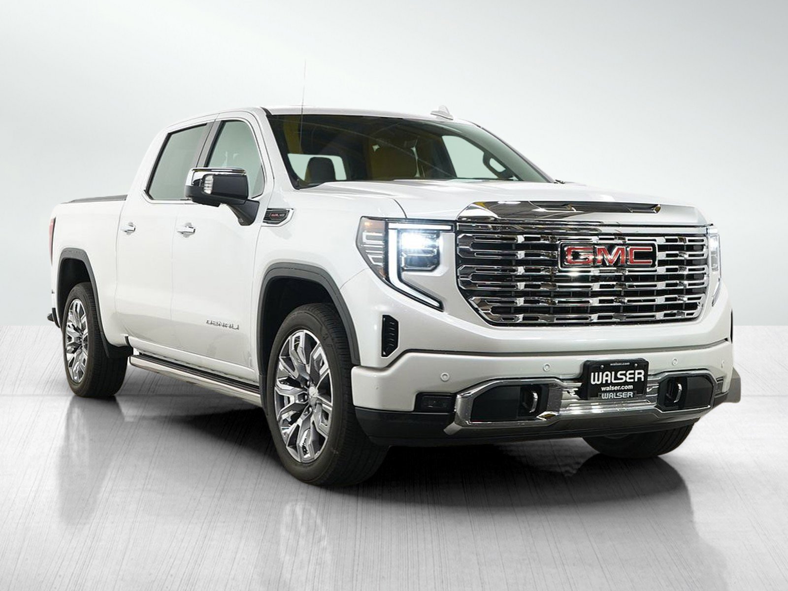 Used 2023 GMC Sierra 1500 Denali w/ Denali Reserve Package AWD/4WD image 7