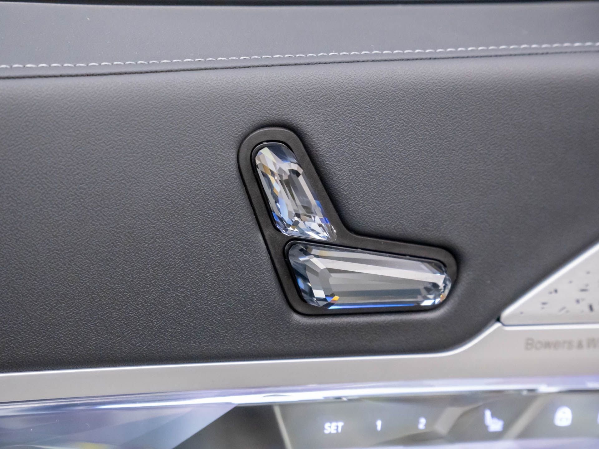 Used 2023 BMW i7 xDrive60 w/ Executive Package 2 image 15