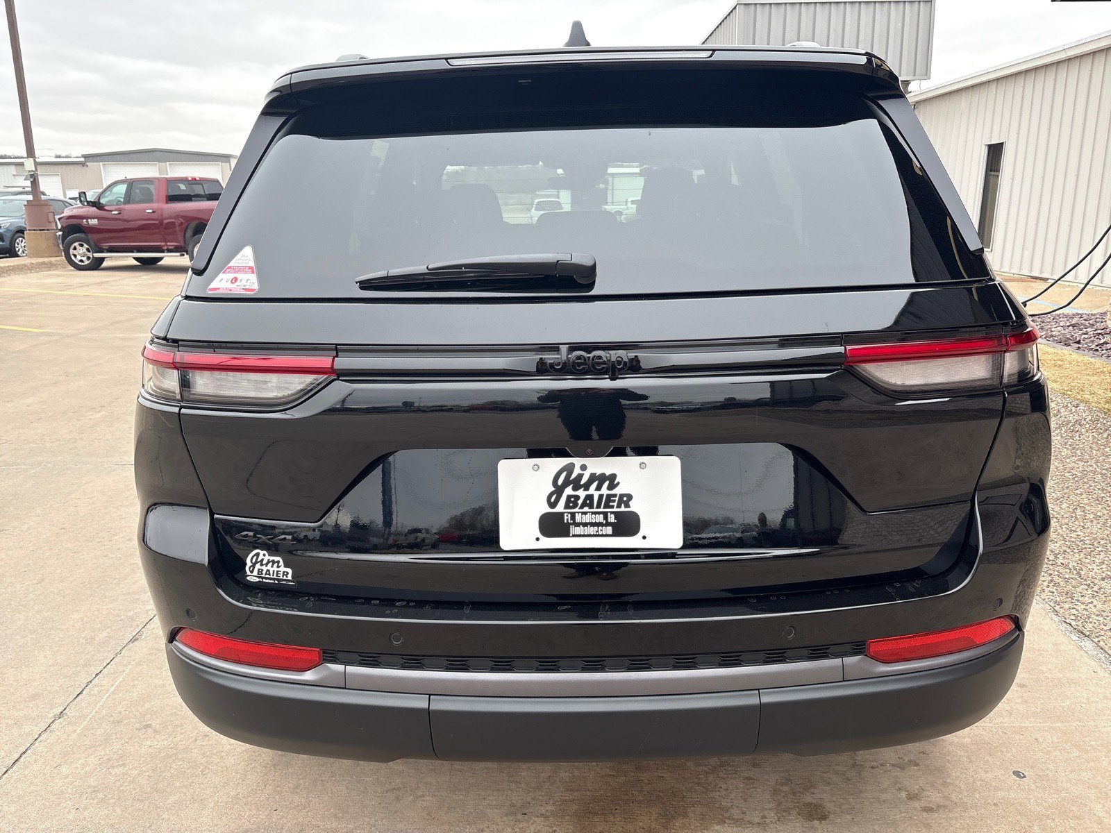 New 2026 Jeep Grand Cherokee Altitude image 10