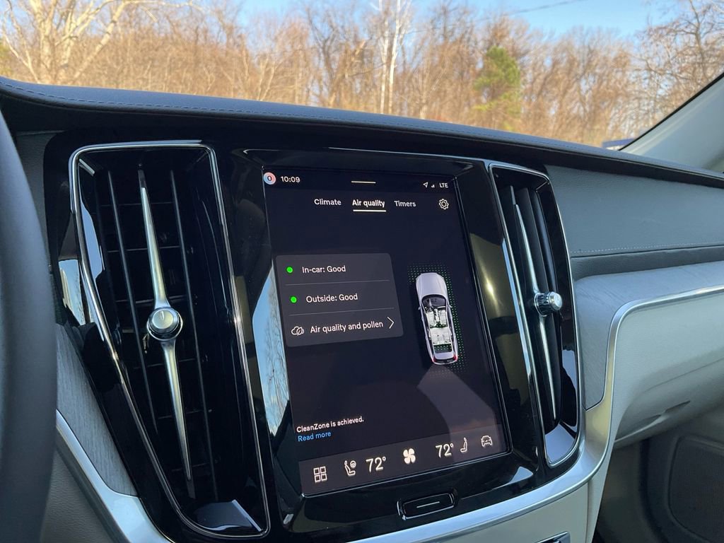 New 2026 Volvo V60 B5 Cross Country Ultra w/ Protection Package Premier image 25