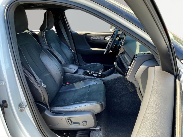 Used 2020 Volvo XC40 T5 R-Design w/ Protection Package Premier AWD/4WD image 30