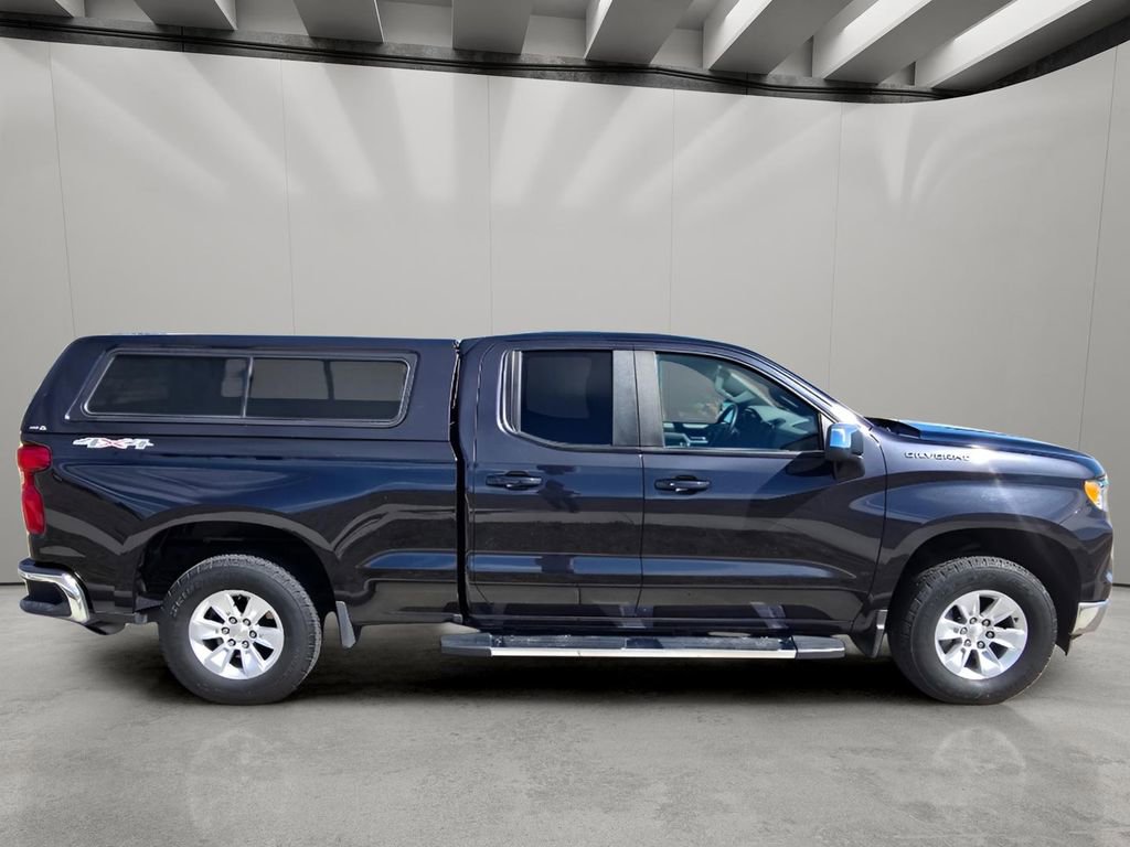 Used 2023 Chevrolet Silverado 1500 LT AWD/4WD image 6