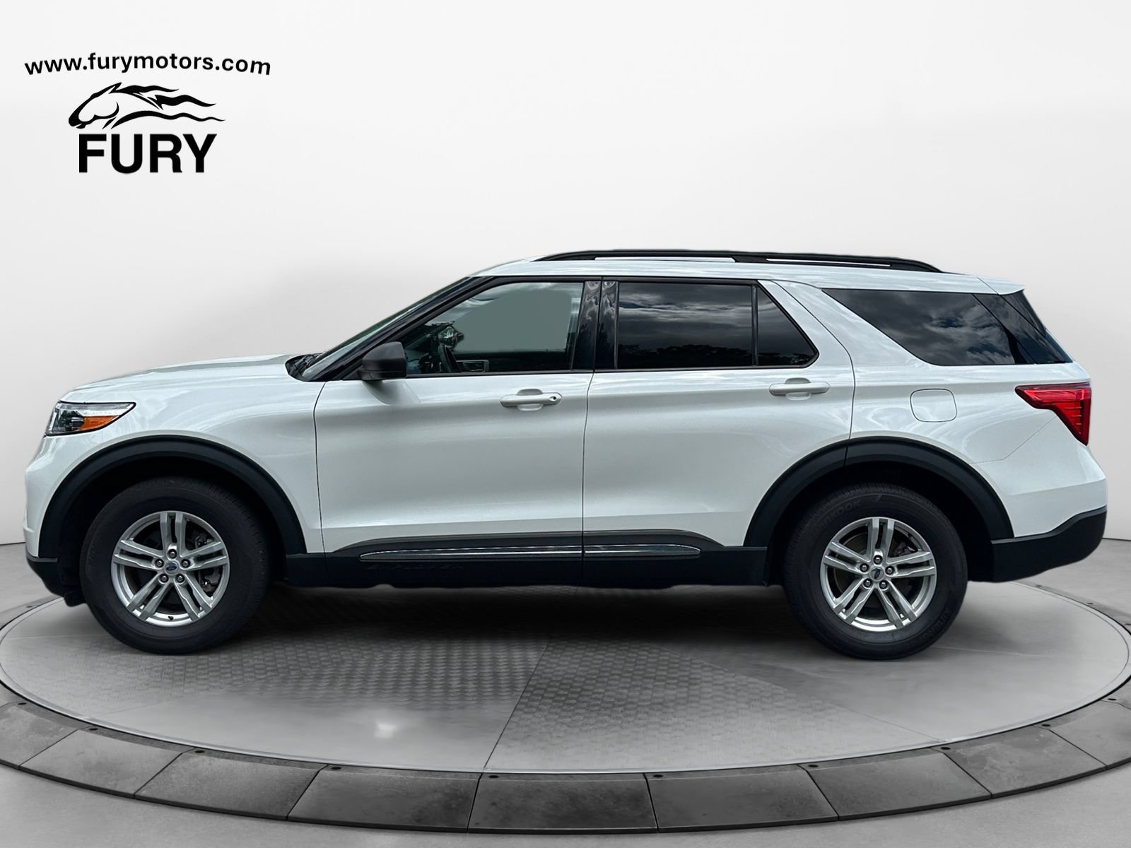 Used 2022 Ford Explorer XLT AWD/4WD image 6