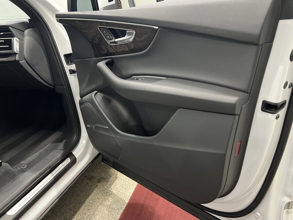 Used 2020 Audi Q7 3.0T Premium Plus w/ Premium Plus Package image 30