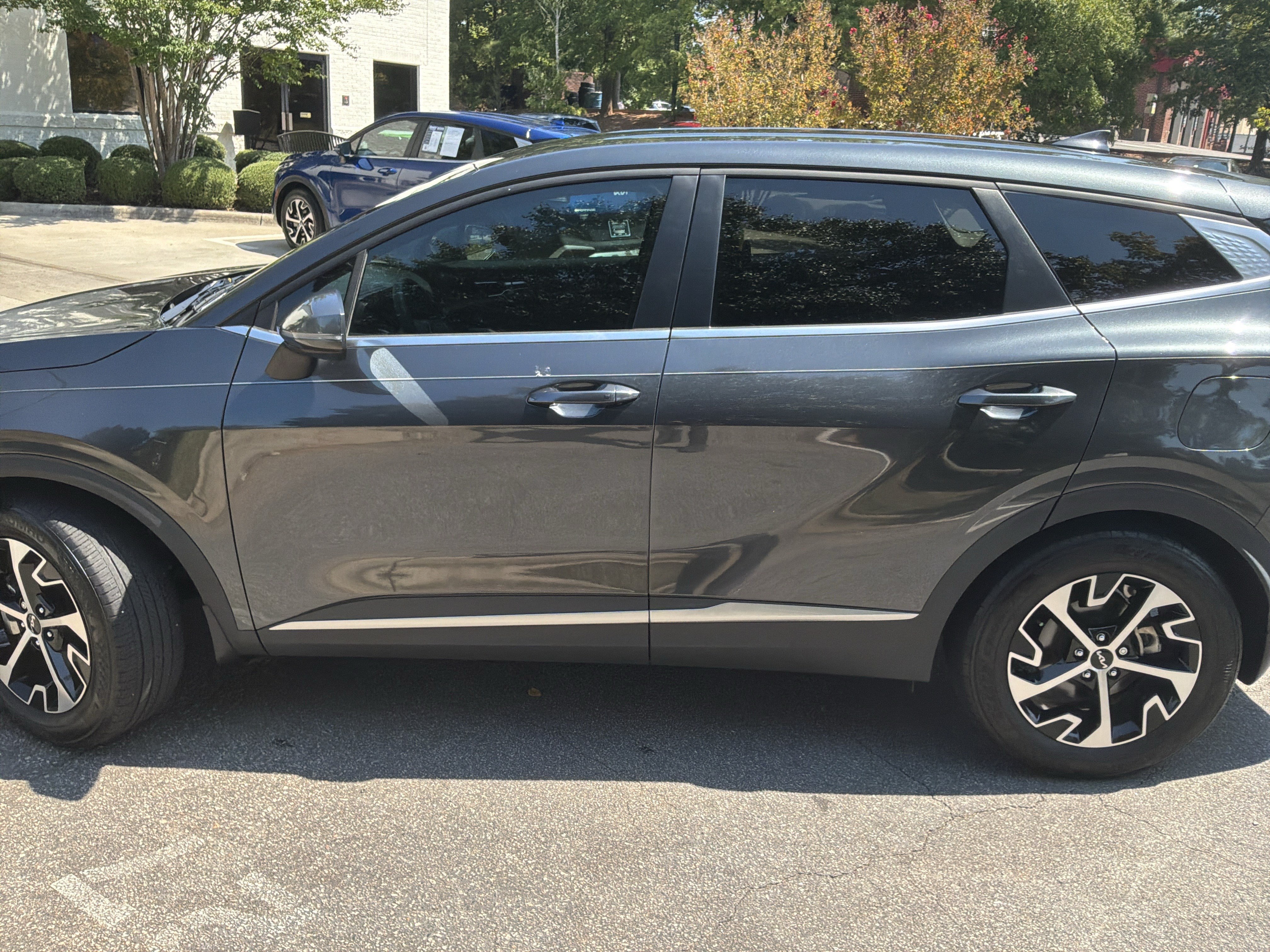 Used 2024 Kia Sportage EX FWD image 7