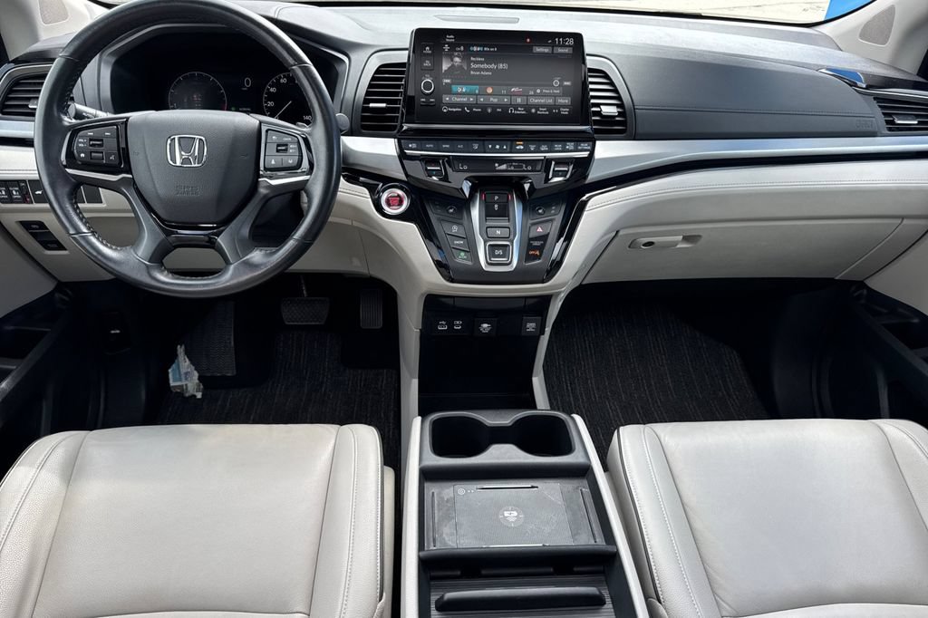 Certified 2025 Honda Odyssey Touring image 17