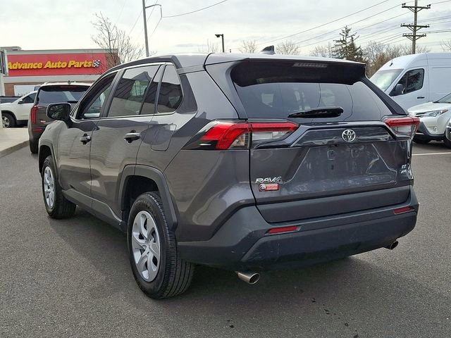 Used 2024 Toyota RAV4 LE image 4