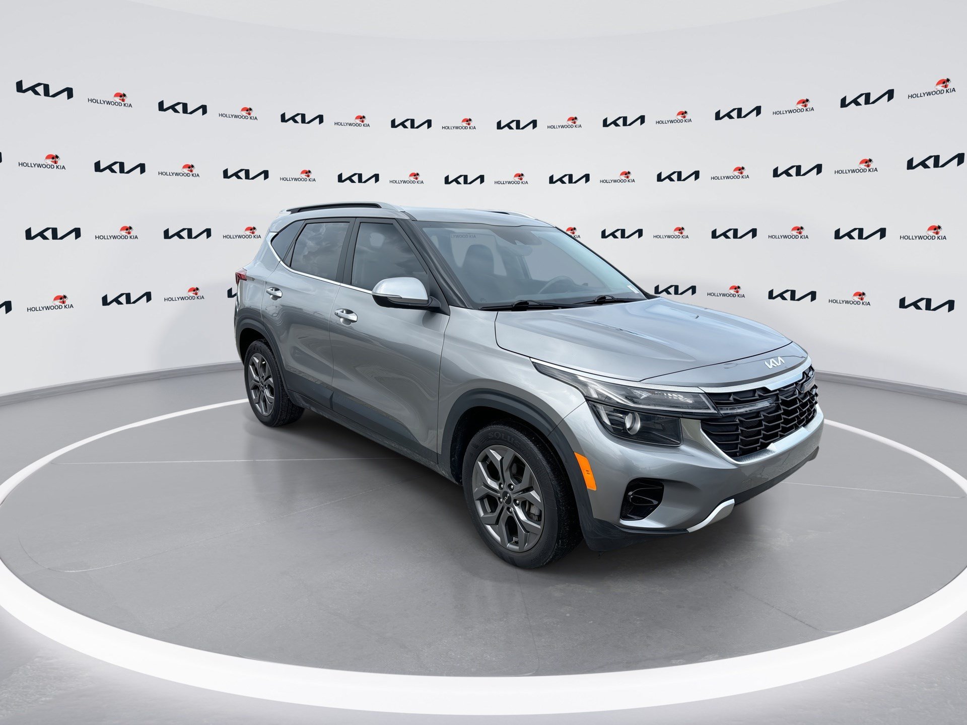 Used 2024 Kia Seltos S FWD image 2