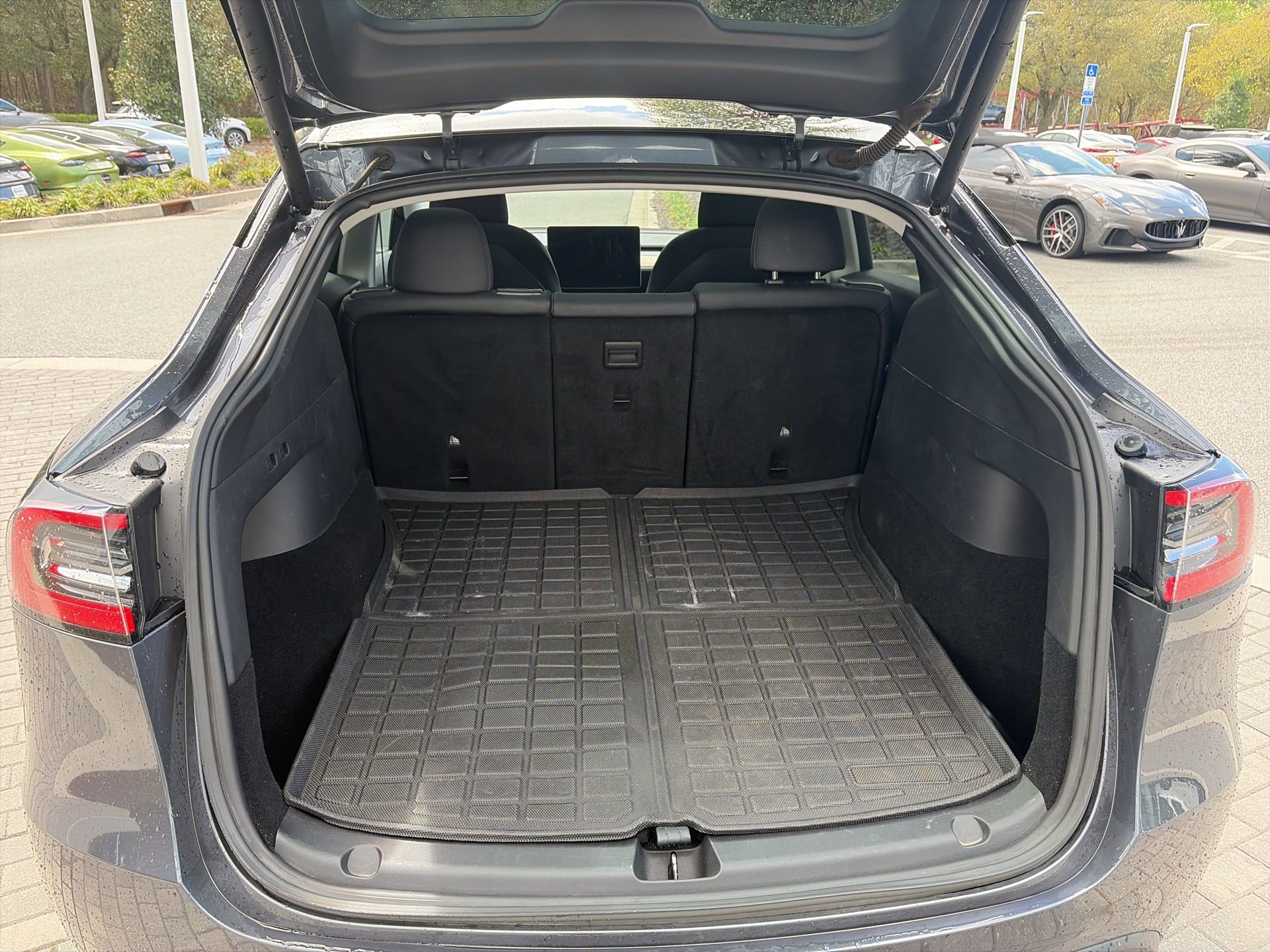 Used 2021 Tesla Model Y Long Range image 8