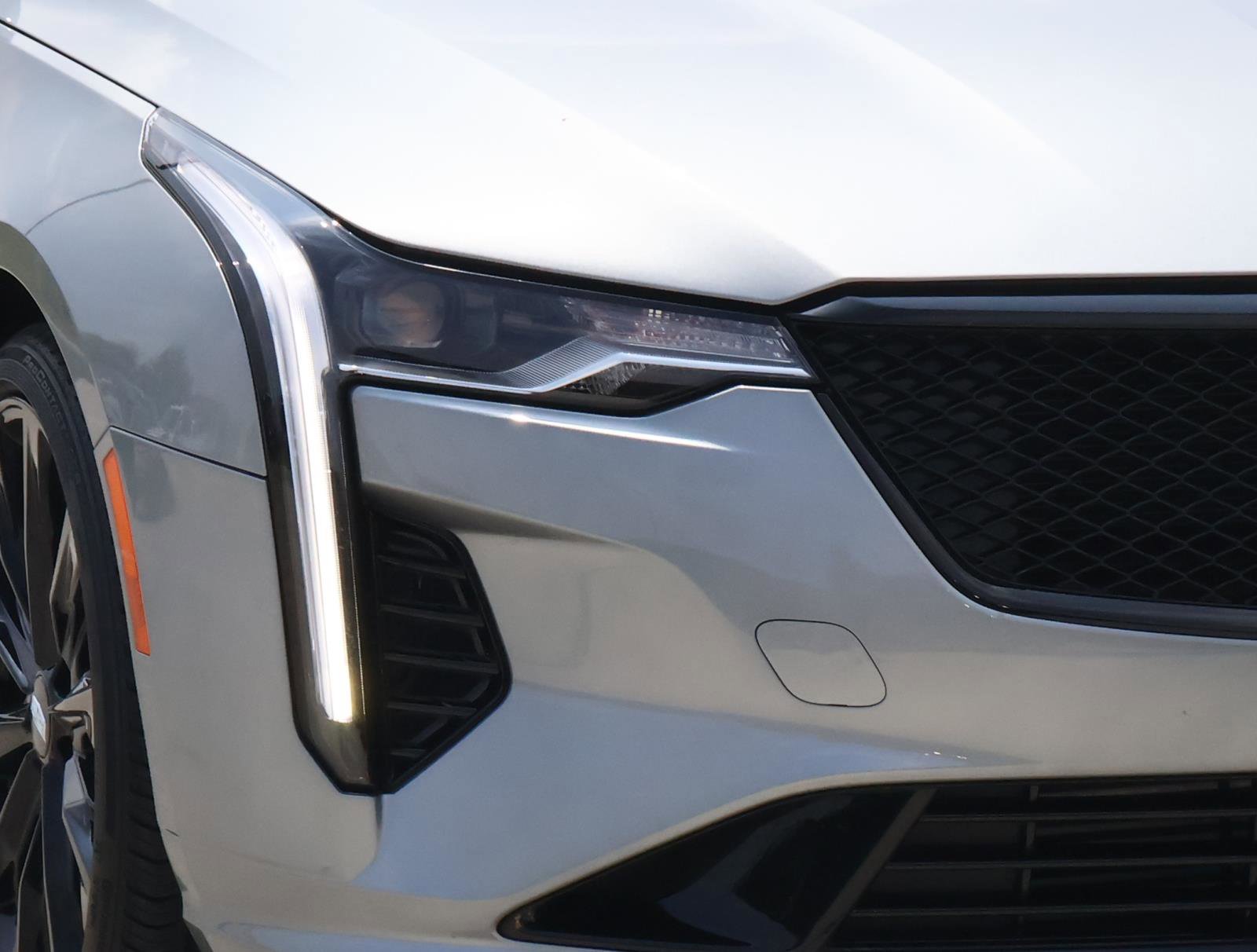 Used 2025 Cadillac CT4 Luxury RWD image 9