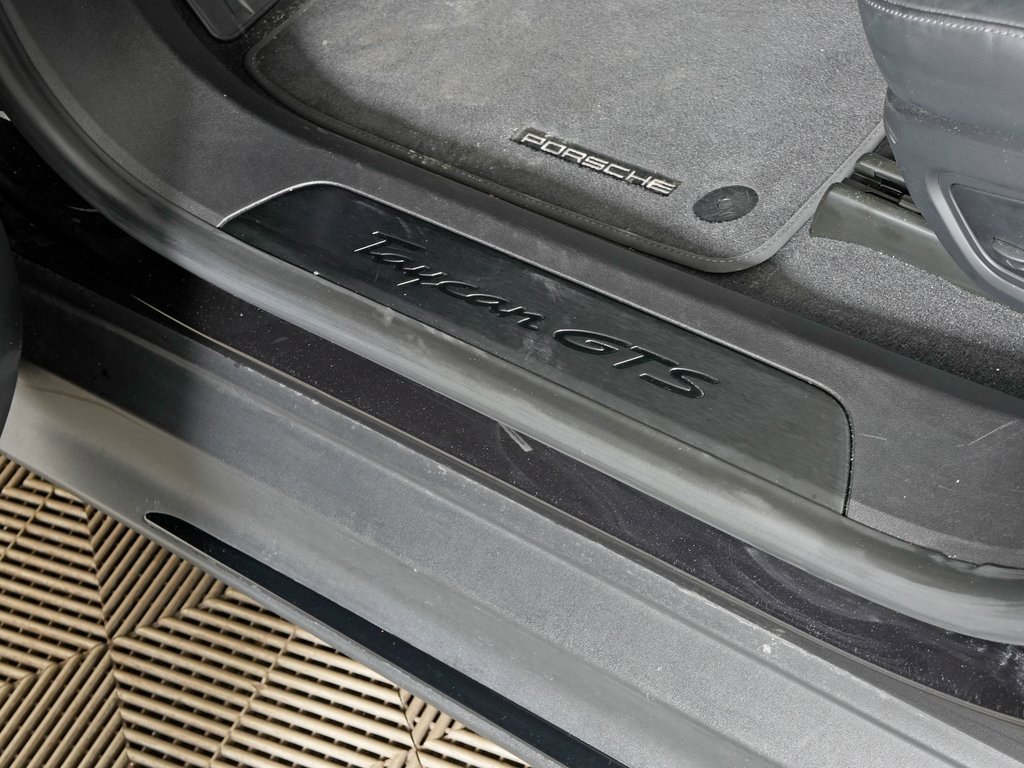 Certified 2024 Porsche Taycan GTS image 18