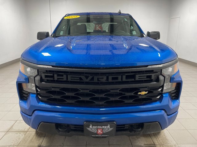 Used 2023 Chevrolet Silverado 1500 Custom image 2