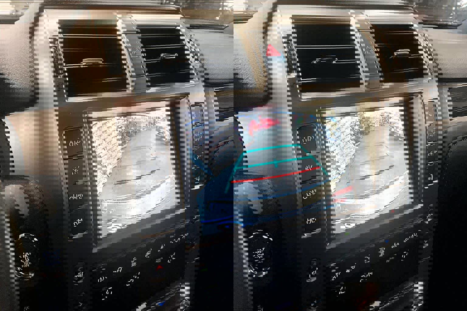 Used 2021 Lexus GX 460 Premium w/ Accessory Package image 27