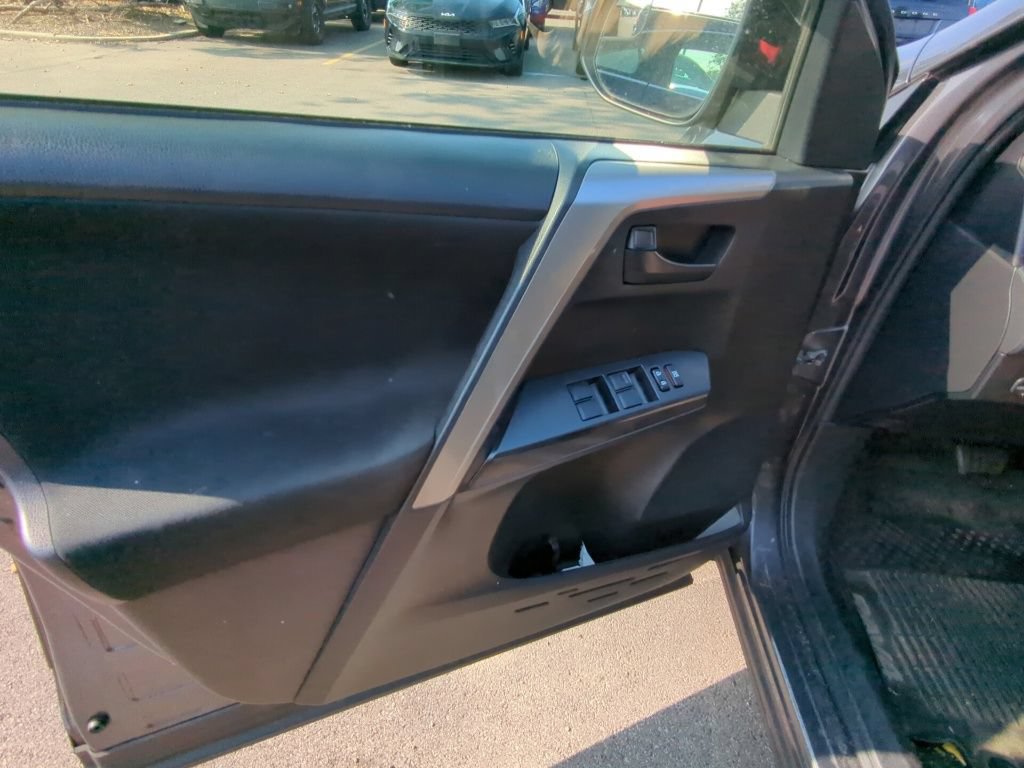 Used 2017 Toyota RAV4 LE w/ All Weather Liner Package AWD/4WD image 8