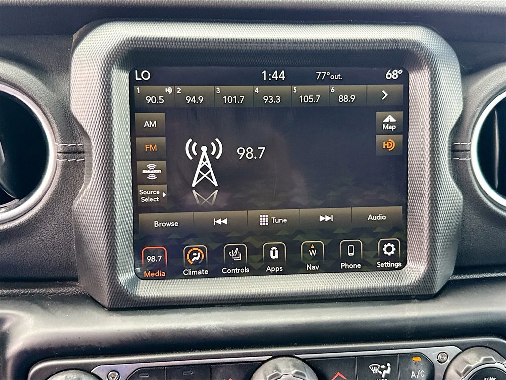 Used 2022 Jeep Wrangler Unlimited Sahara w/ Cold Weather Group image 16