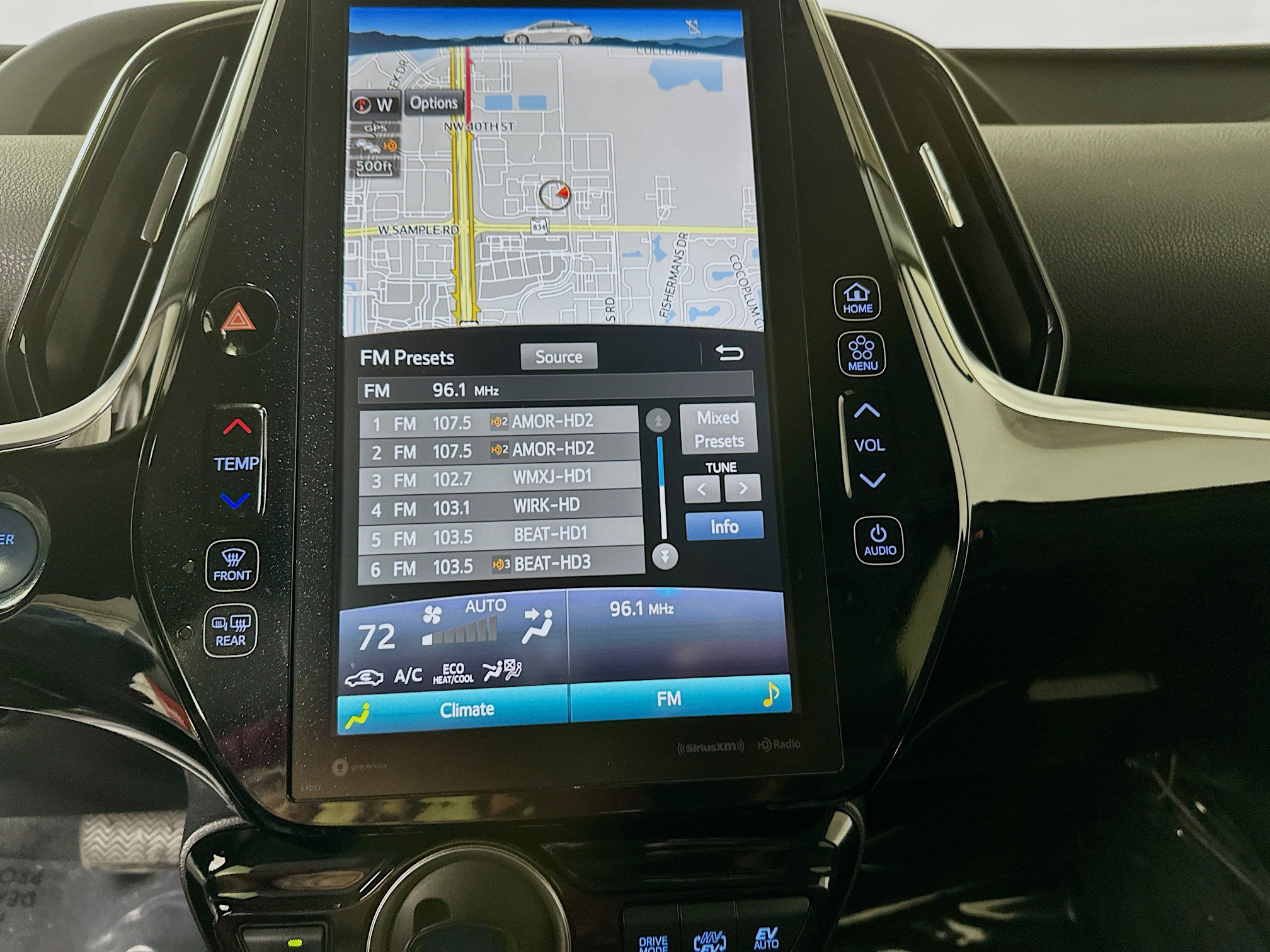 Used 2021 Toyota Prius Prime XLE image 24