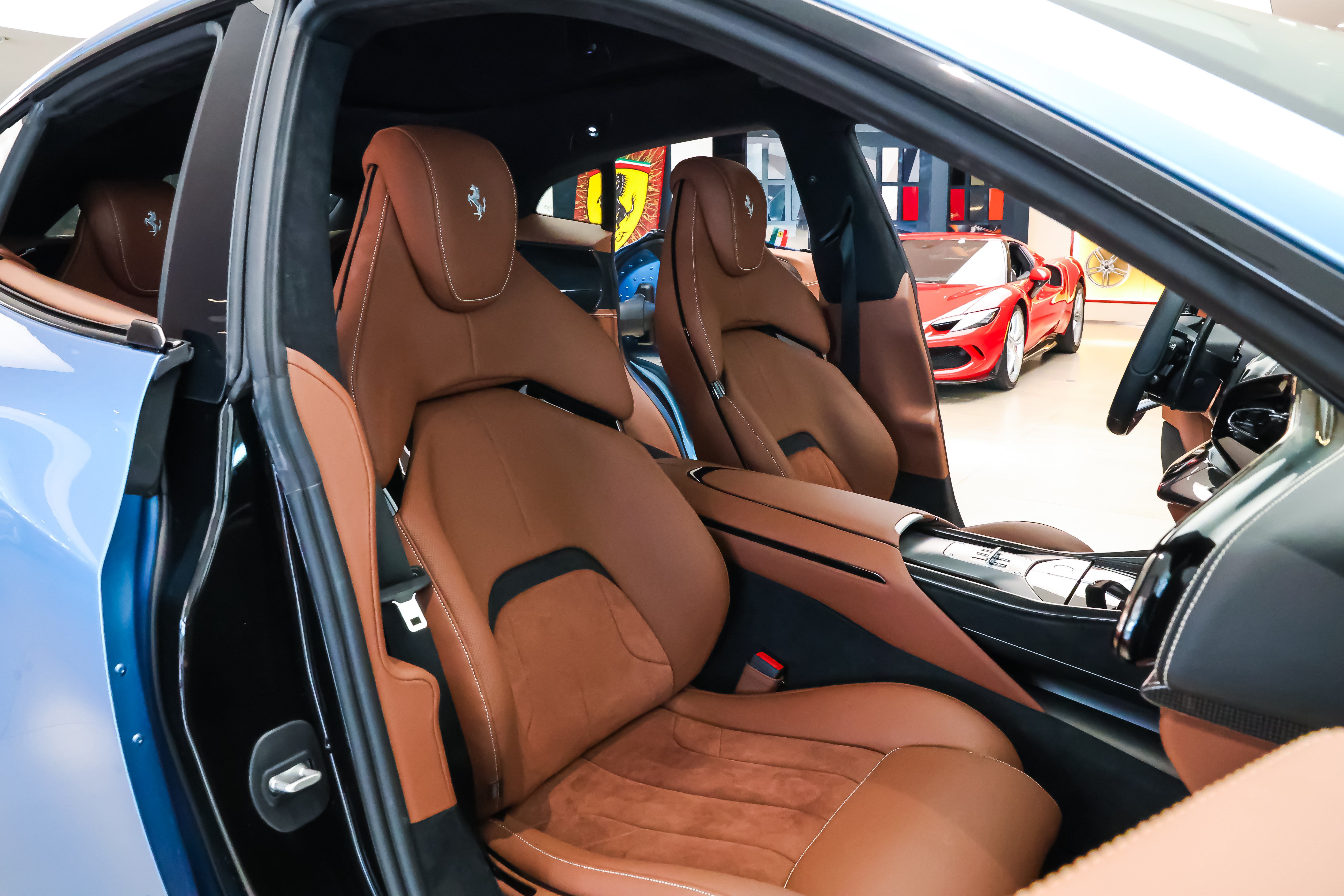 Used 2025 Ferrari Purosangue AWD/4WD image 50