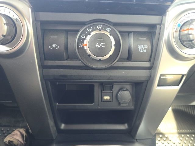 Used 2022 Toyota 4Runner SR5 Premium w/ Moonroof Package RWD image 22