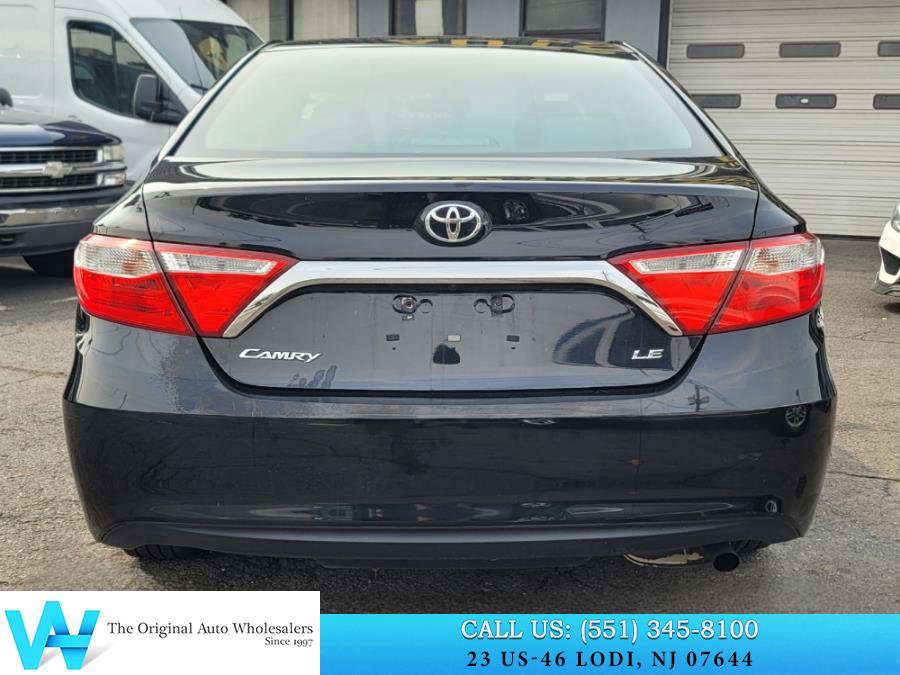 Used 2017 Toyota Camry LE image 5