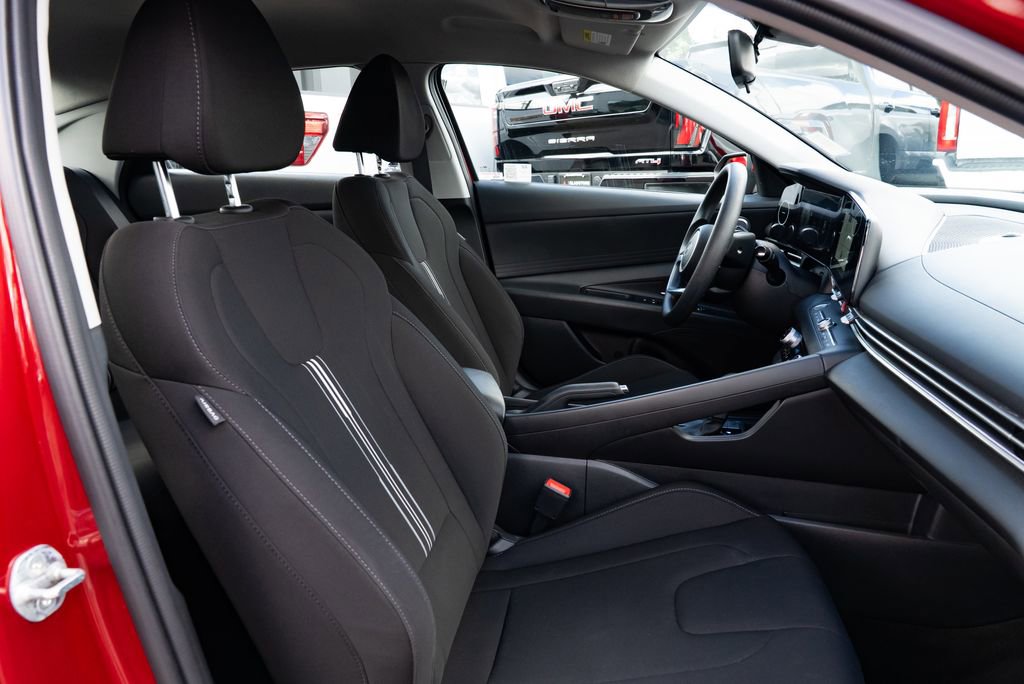 Used 2024 Hyundai Elantra SEL image 24