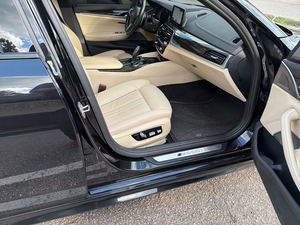 Used 2018 BMW M550i xDrive AWD/4WD image 26