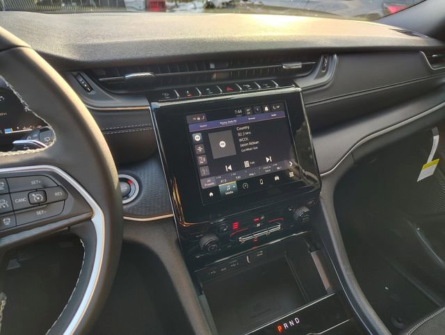 New 2025 Jeep Grand Cherokee L Altitude image 23