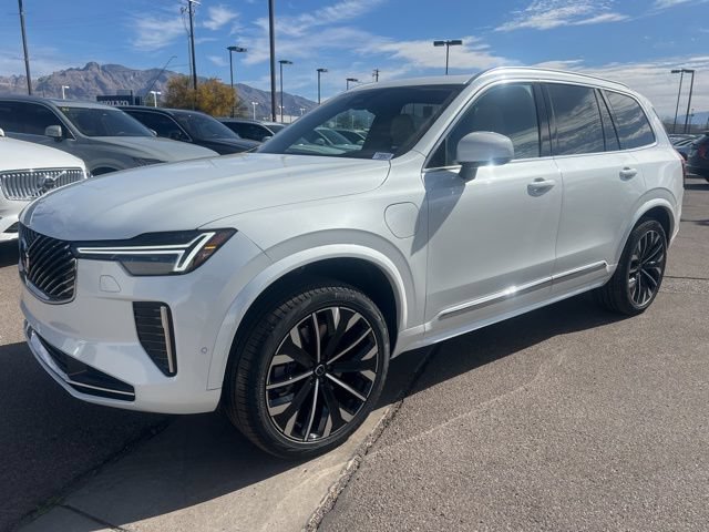New 2026 Volvo XC90 T8 Plus w/ Protection Package AWD/4WD image 8