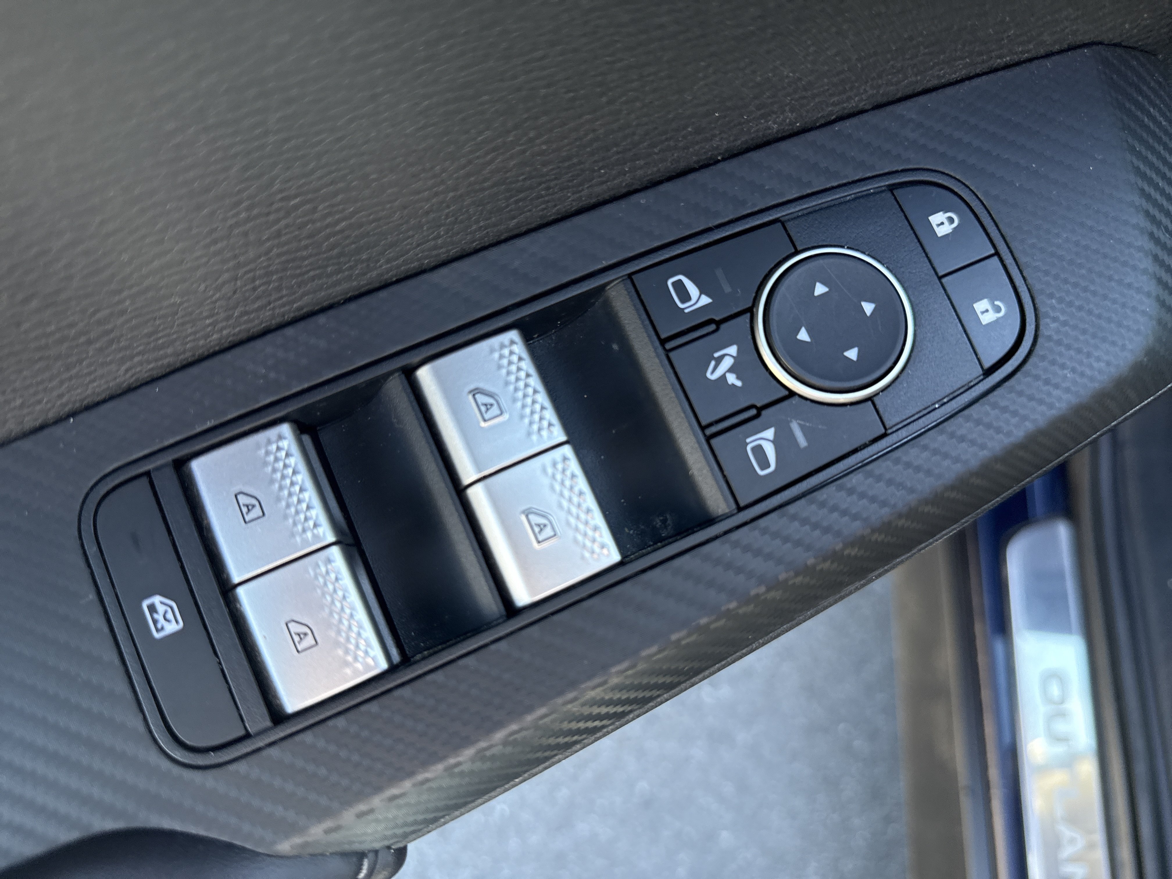 Used 2023 Mitsubishi Outlander SE AWD/4WD image 16