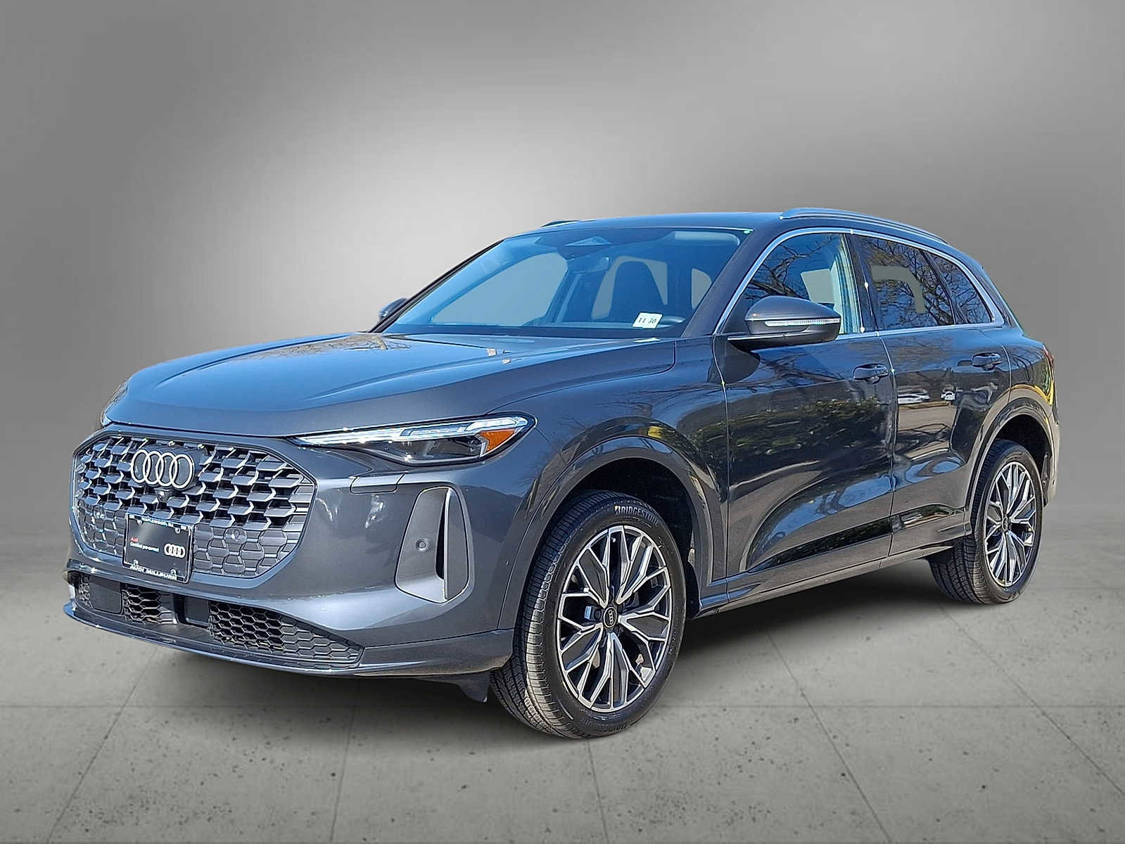 Certified 2025 Audi Q5 Premium Plus w/ Premium Plus image 1